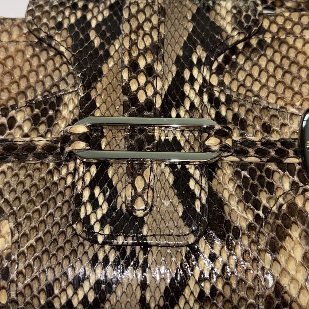 Source Unknown gorgeous clutch